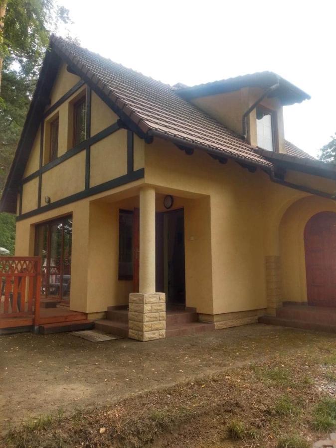 Zolty Domek Nad Jeziorem Lubniewice Extérieur photo