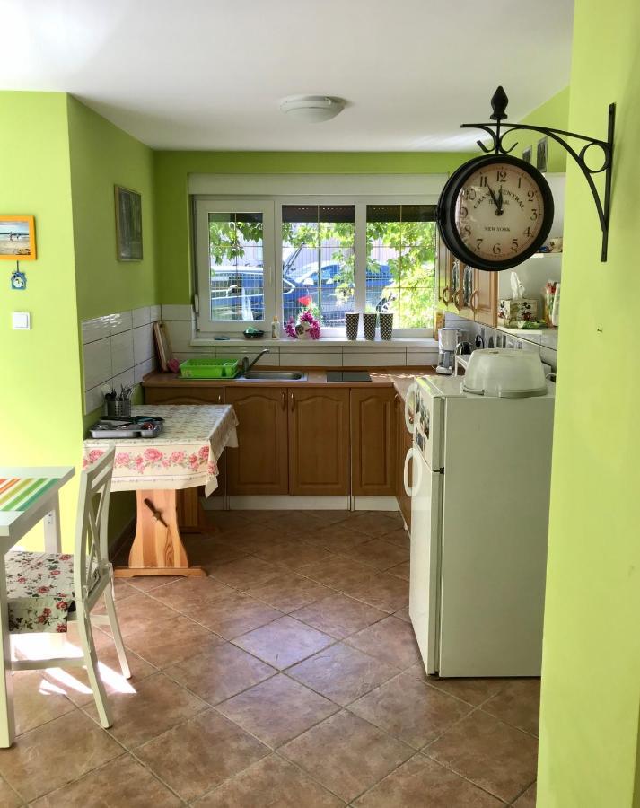 Zolty Domek Nad Jeziorem Lubniewice Extérieur photo