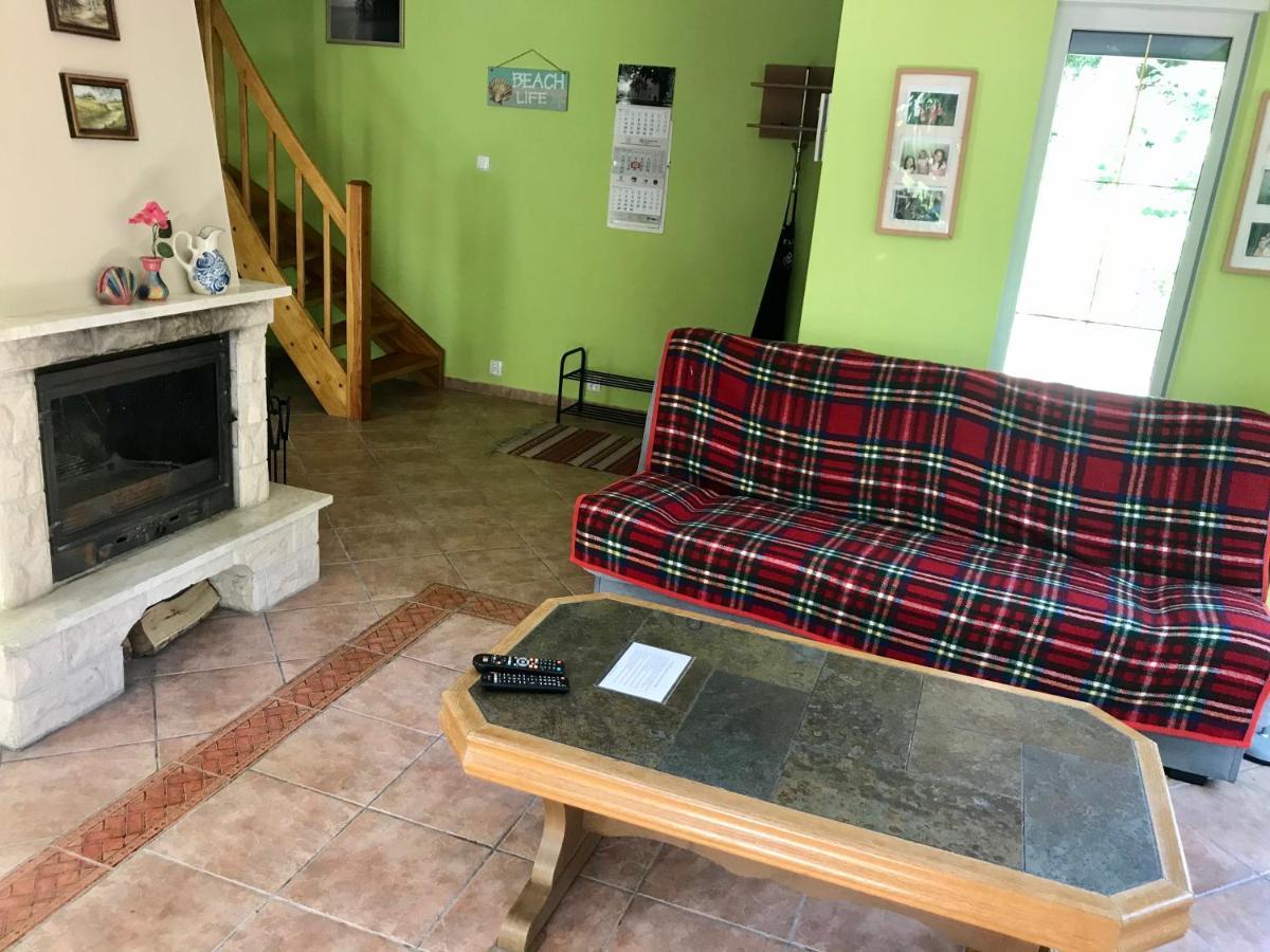 Zolty Domek Nad Jeziorem Lubniewice Extérieur photo